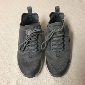 Nike Huarache Ultra Run Size 6